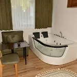 Zallina Отель Тети