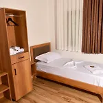 Отель Zallina Тети