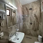 Отель Zallina Тети